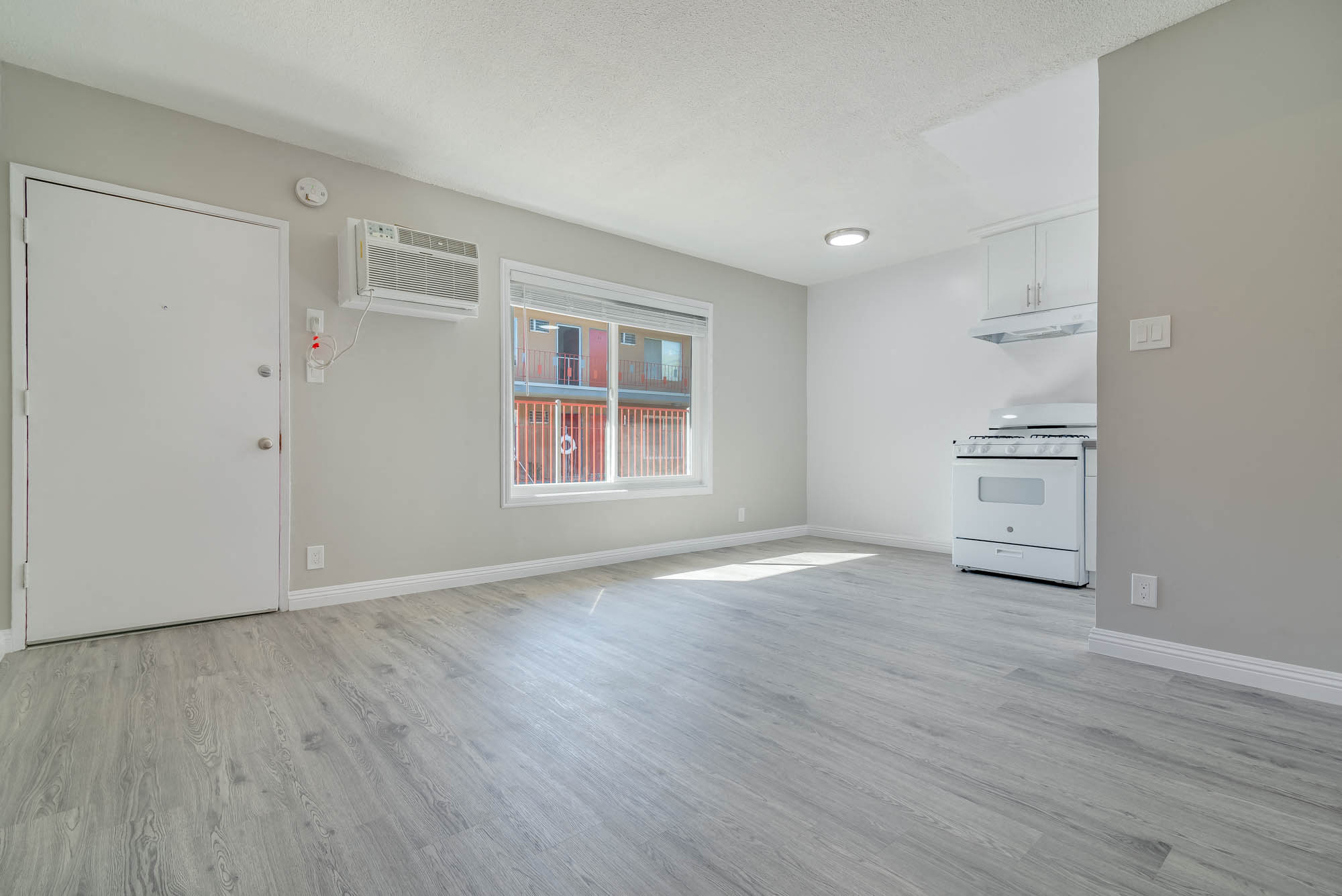 Floor plan for studio, 1 bath, 450 sqft